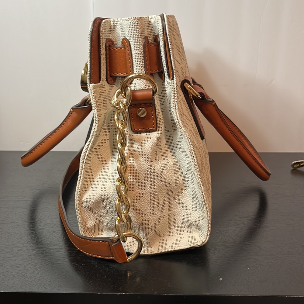 Michael Kors Hamilton Monogram With Matching Wallet - Picture 9 of 17